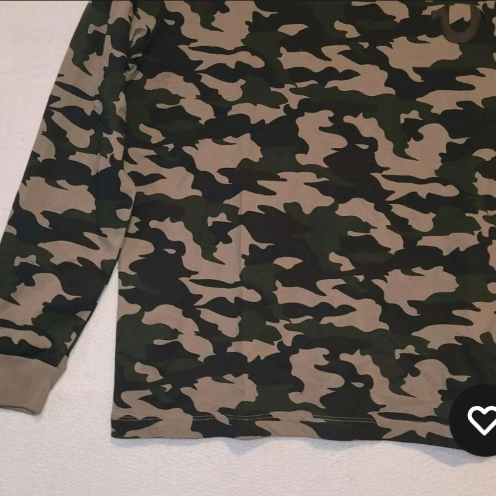 NWT True Religion Camo Print Long Sleeve Tee